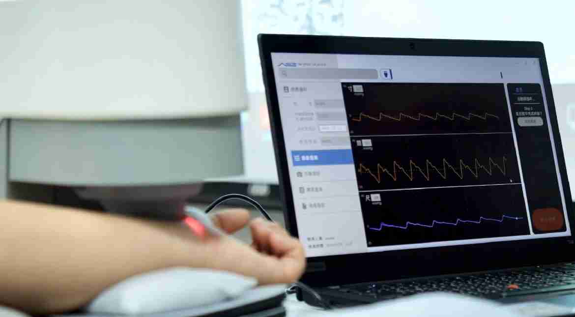 OBPay耘康以高解析与拟真的显示技术，，，，将其应用于中医检测，，，，提供“中医数位化检测方案”，，，，使传统中医检测结果数据化与可视化